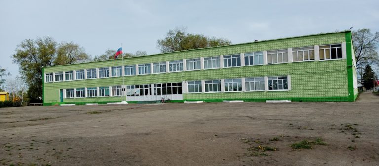 Здание школы после косметического ремонта